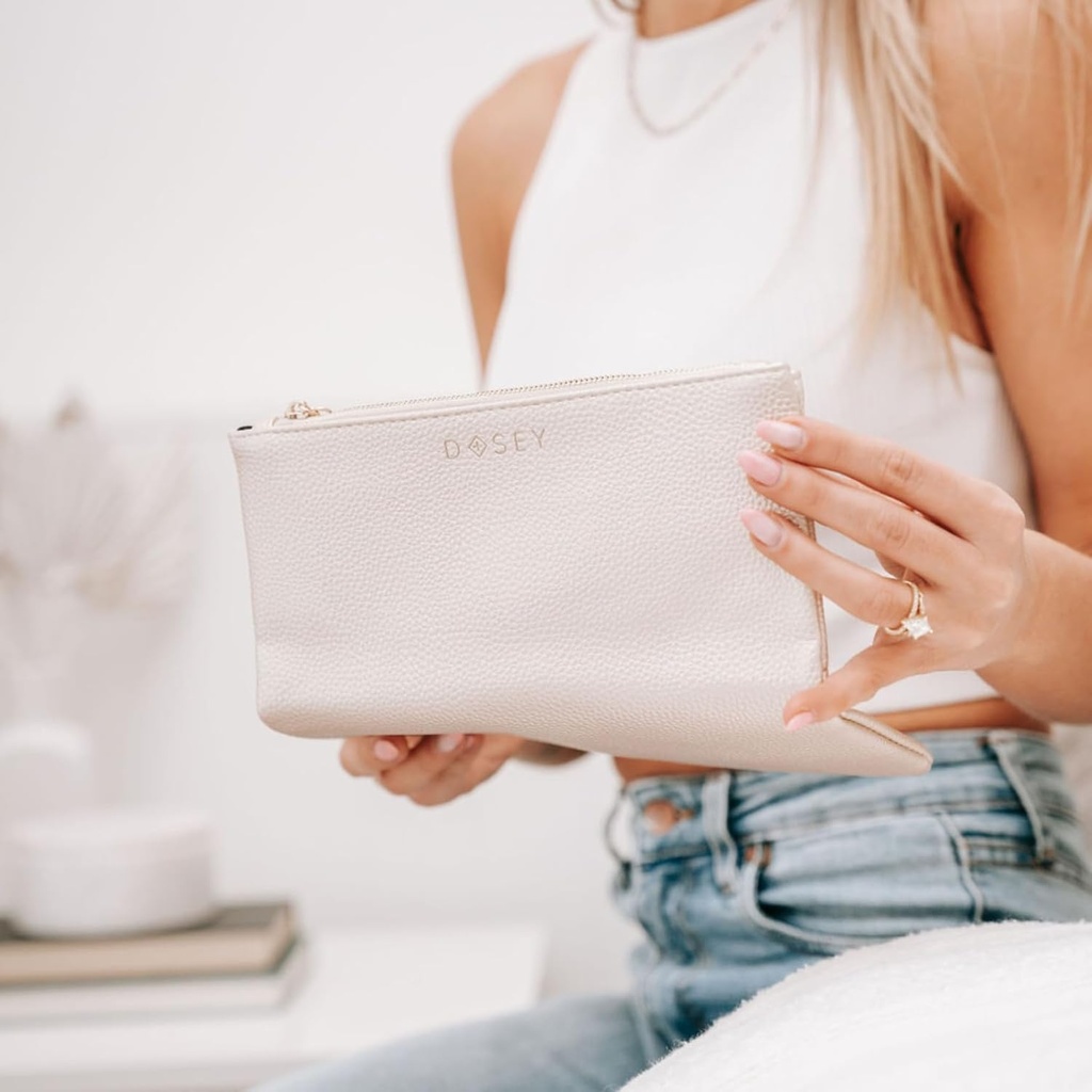 dosey-gold-era-7-day-pill-purse---vegan--4.jpg
